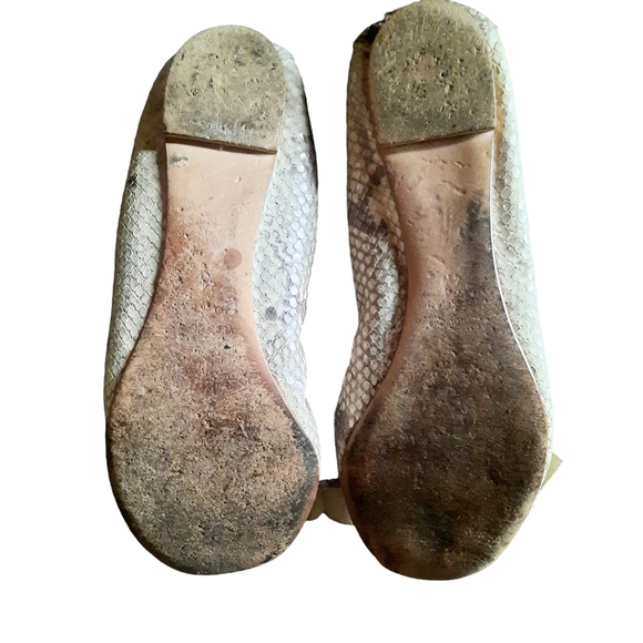 MODERN FICTION Bow Front Round Toe Python Embossed Leather Flats Sz 41 Ivory - Picture 8 of 8